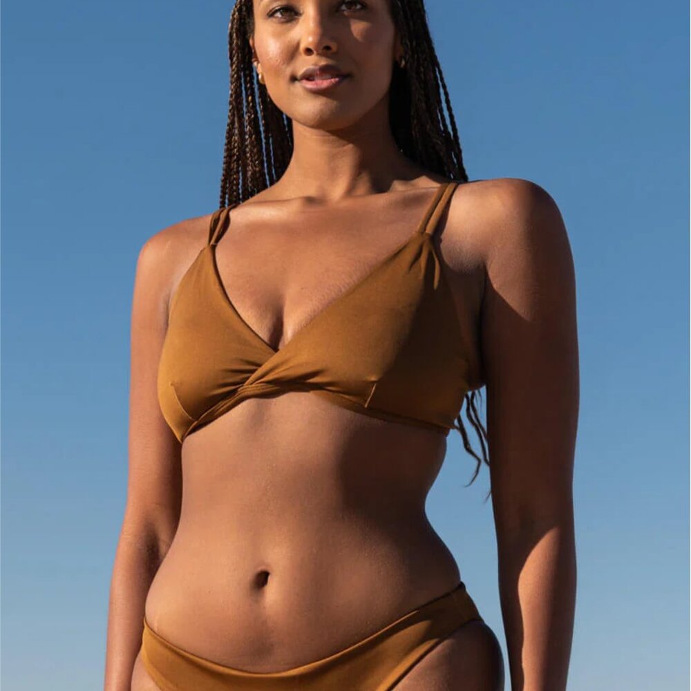 Left on Friday Sweet Victory Top D Size Small in Tan Lines